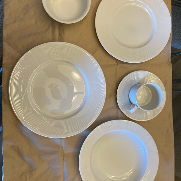 Dansk Tapestries Dinnerware, Service for 12 - Picture 8 of 9